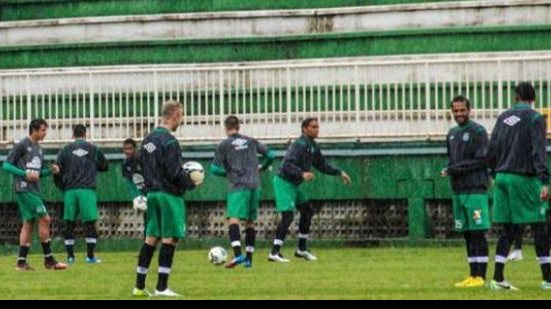 Imagem Chapecoense aguarda recuperação de meia para enfrentar o Vitória