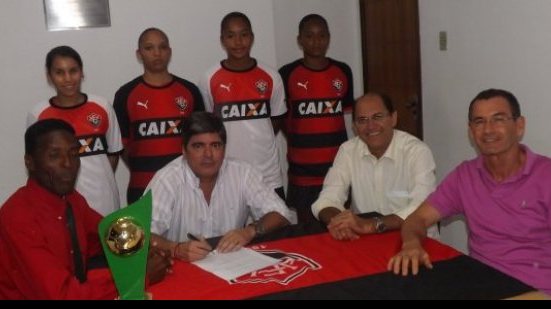 Imagem Vitória fecha parceria e terá novos times de futebol feminino