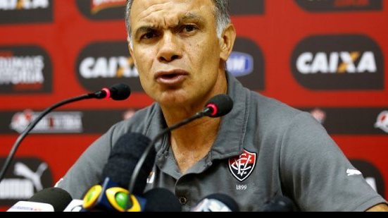 Imagem Apesar de resultado ruim, Jorginho exalta postura: “dedicação absurda”