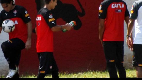 Imagem Sem Cáceres, Vitória realiza último treino antes de viagem para Curitiba