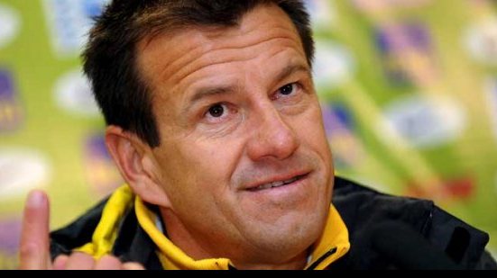 Imagem Dunga mescla surpresas e velhos conhecidos na primeira convocação pós Copa