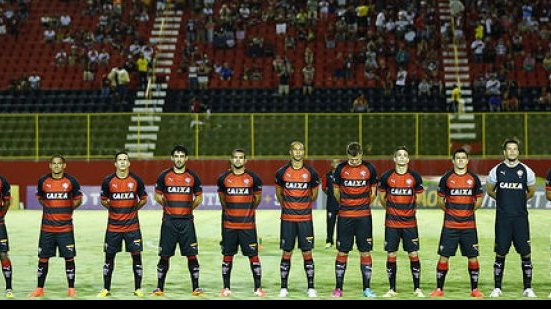 Imagem Vitória joga mal, perde para o Coritiba e cai para vice-lanterna