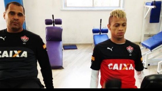 Imagem Após derrota, parte do elenco do Vitória treina em Curitiba