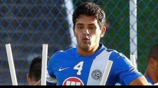 Imagem Após cumprir suspensão, volante volta ao Bahia contra o Atlético-PR