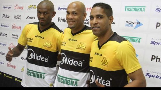 Imagem Criciúma apresenta Souza e mais dois jogadores que já atuaram no Vitória