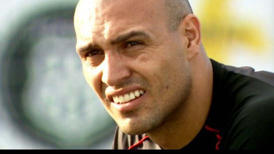 Imagem Falcão confirma interesse em Edno e jogador está perto da Toca