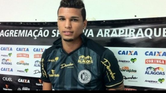 Imagem Emprestado pelo Vitória, atacante mira classificação do Asa na Série C