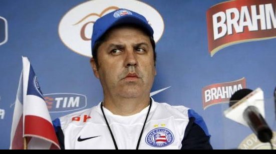 Imagem Kleina elogia equipe e vê triunfo como incentivo para duelo com o Grêmio