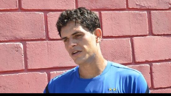Imagem Kleina confirma Fahel no time titular do Bahia e elogia sistema defensivo