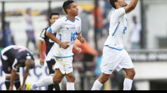 Imagem Série B: Em casa, Vasco leva goleada e deixa o G-4 