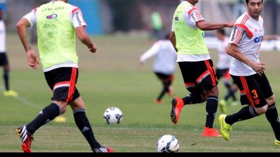Imagem Já em Salvador, Flamengo não vai contar com Eduardo da Silva