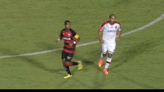 Imagem Juan perde pênalti, Vitória é derrotado pelo Flamengo e permanece na lanterna