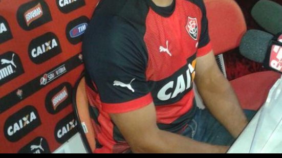 Imagem Ansioso para estreia, Edno faz elogios ao Vitória