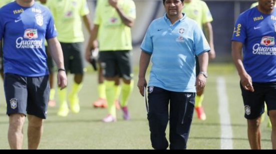 Imagem Chefe da Delegação, presidente da FBF acompanha treino da Seleção nos EUA