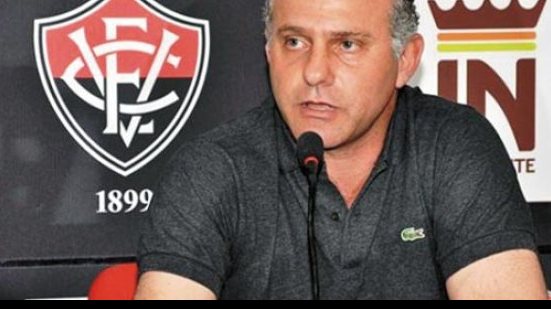 Imagem Ex-técnico do Vitória pode assumir o Criciúma