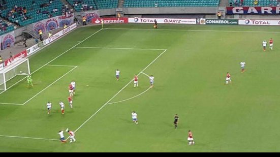 Imagem Bahia sai atrás no placar, mas arranca empate com o Inter e avança
