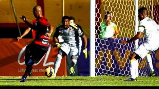 Imagem  Vitória encara o Santos para sair da lanterninha do Brasilierão