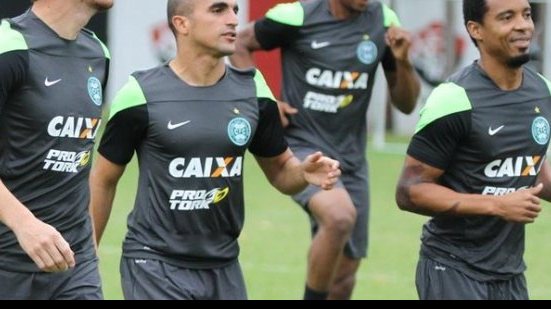 Imagem Em território baiano, Coritiba testa formação para encarar o Bahia