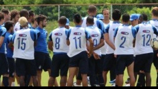 Imagem Kleina perde quatro jogadores para partida com o Cruzeiro