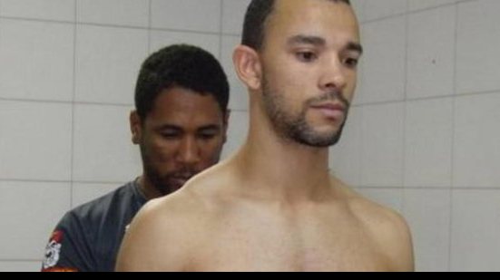 Imagem Zagueiro deve desfalcar o Vitória em mais duas partidas do Brasileirão