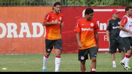 Imagem Abel Braga faz mistério na escalação do Inter que encara o Vitória