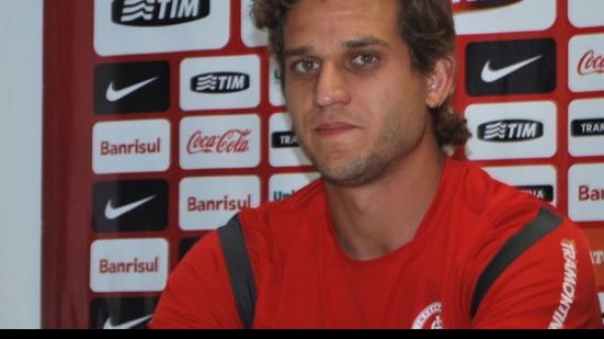 Imagem Sem marcar há mais de um mês, Rafael Moura lamenta perseguição da torcida