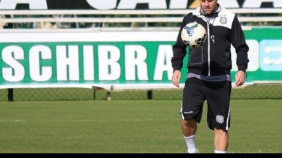 Imagem Treinador do Figueira não quer favoritismo e prevê jogo duro com o Bahia
