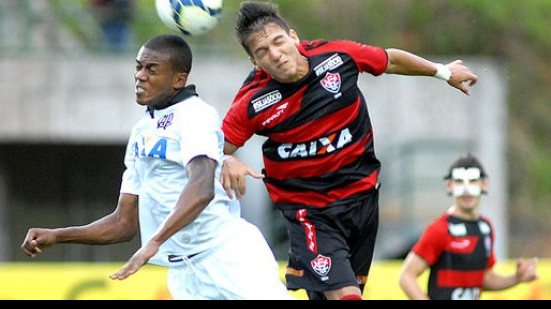 Imagem Atlético-PR x Vitória: jogo marca encontro das piores defesas do Brasileirão