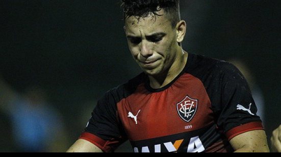 Imagem Caio rescinde com o Vitória e vai jogar nos Emirados Árabes