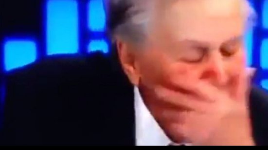 Imagem Vídeo: ao vivo, ex-presidente do São Paulo vomita após se sentir mal