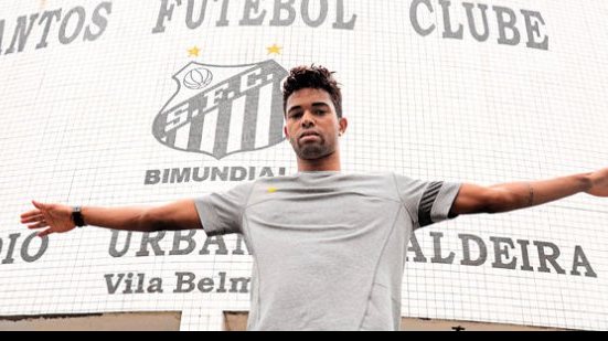 Imagem Depois de pedir para sair do Vitória, atacante quer deixar o Santos