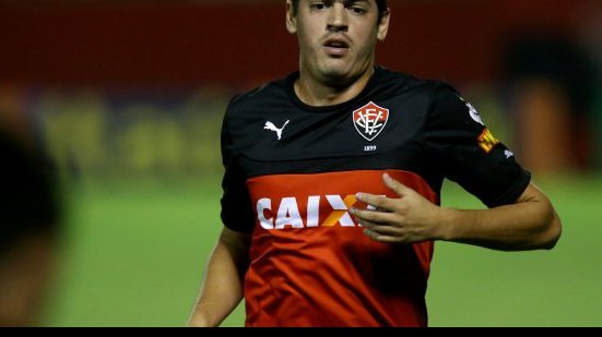 Imagem Cáceres comemora triunfo do Vitória e mira três pontos no clássico