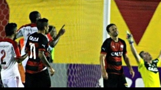 Imagem Pênaltis polêmicos: Vitória lidera lista de clubes ‘beneficiados’ no Brasileirão