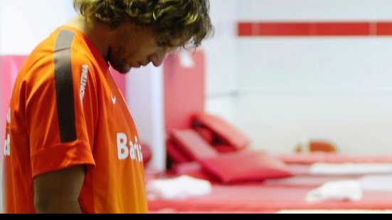 Imagem Narrador brinca com jejum de ex-jogador do Vitória: sabe Deus quando vai fazer