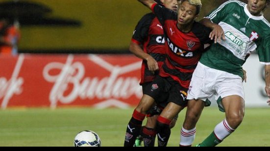 Imagem Vitória encara Palmeiras tentando se manter fora da zona de rebaixamento