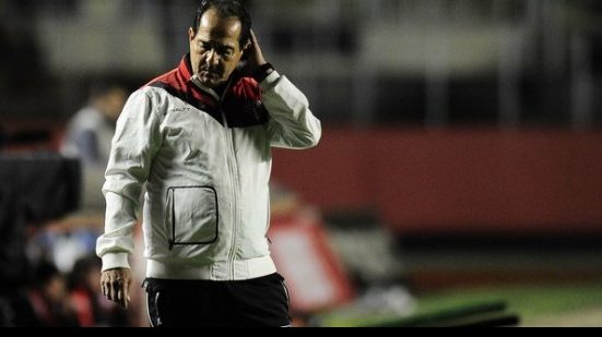 Imagem Técnico Muricy Ramalho passa mal e é internado em São Paulo