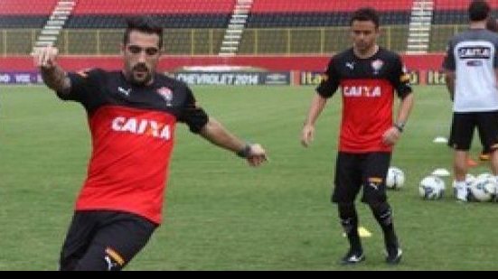 Imagem Escudero embarca para Belo Horizonte confiante em triunfo sobre o Galo