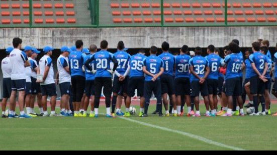 Imagem Bahia faz treino recreativo em Pituaçu e ataque está indefinido para domingo