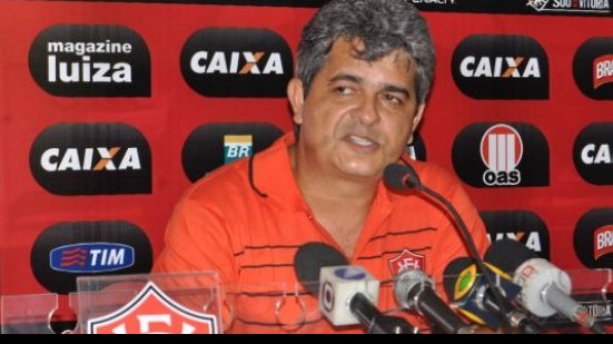 Imagem Ney Franco pede foco no Brasileiro após empate pela Sulamericana