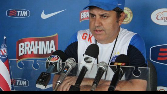 Imagem Kleina elogia Barbio, mas mantém mistério no time que enfrenta o Flu
