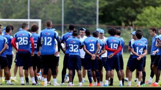Imagem Grupo de atletas do Bahia folga neste domingo após empate com o Flu