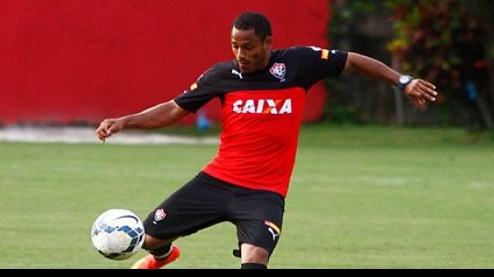 Imagem Autor de dois gols, Marcinho está na seleção da 26ª rodada do Brasileirão