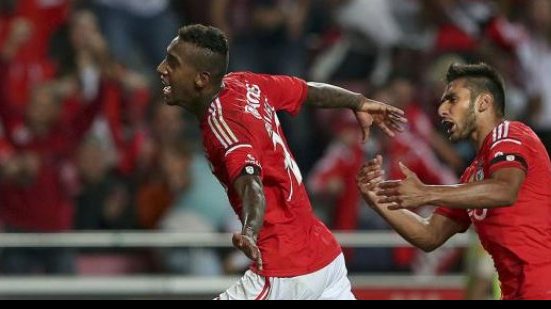 Imagem Talisca marca mais um e é destaque de triunfo do Benfica