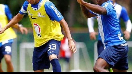 Imagem Lateral e atacante são dúvidas no Bahia para jogo com Santos