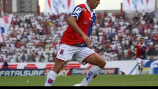Imagem Meia veterano que fracassou no Vitória interessa a clube da Série A