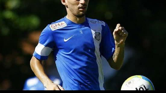 Imagem Jovem assume responsabilidade de &quot;armador&quot; do Santos contra o Bahia