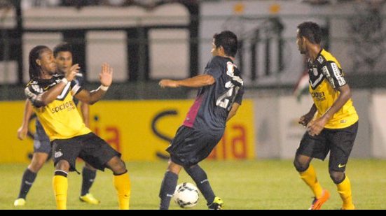 Imagem Bahia encara Santos na Vila Belmiro para se manter longe da zona de rebaixamento