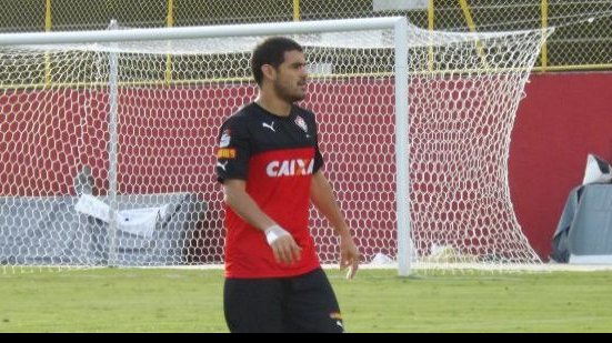 Imagem Com Luis Aguiar e Dinei, Vitória se reapresenta após empate frustrante
