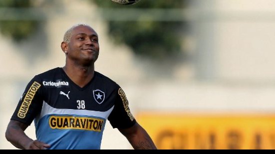 Imagem STJD nega liminar e ex-Bahia segue sem atuar pelo Botafogo