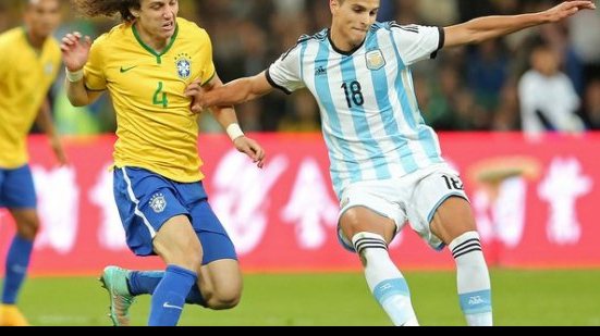Imagem David Luiz não treina e vira dúvida para amistoso do Brasil nesta terça